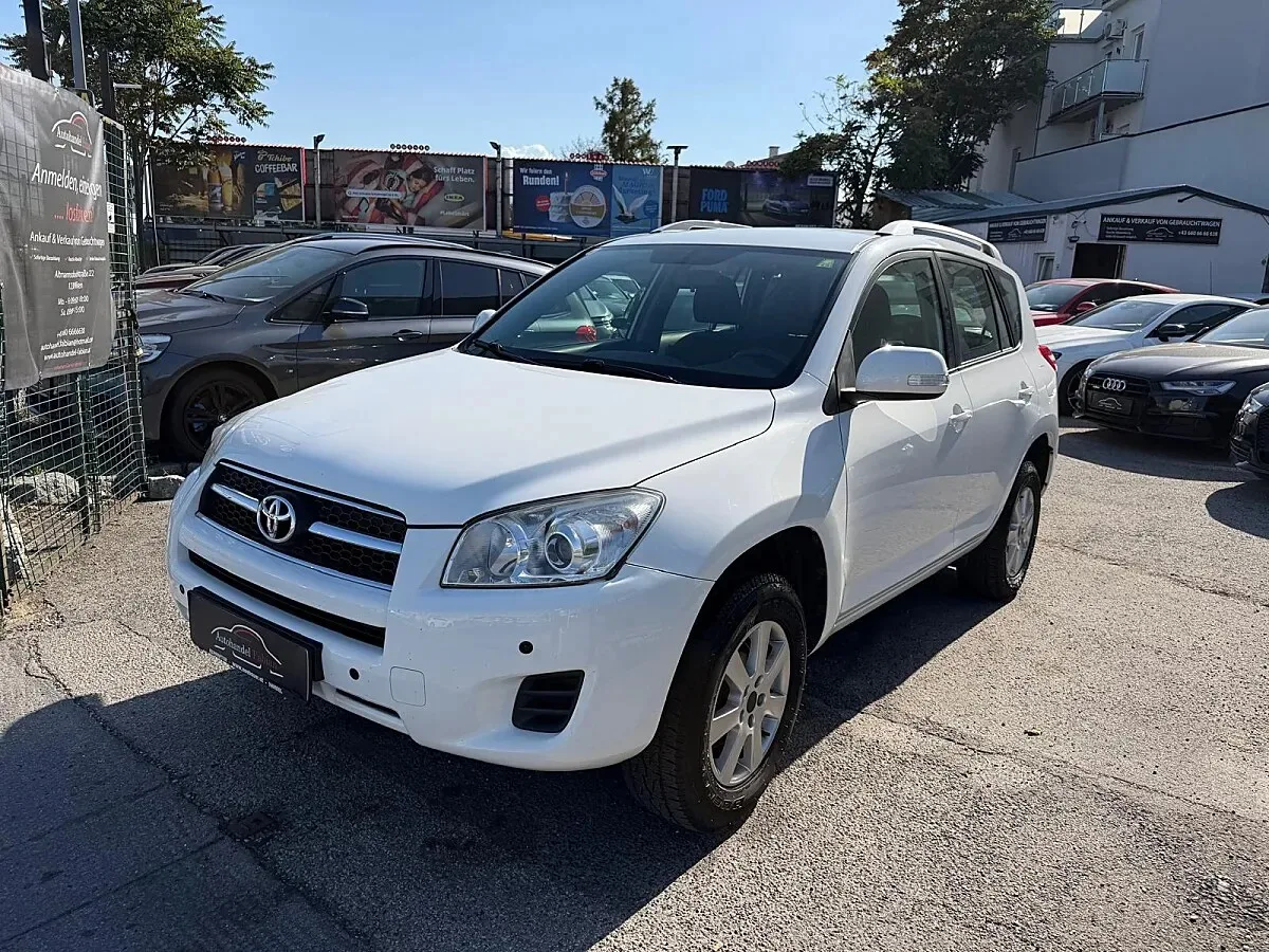 Toyota RAV4 2,0 2WD 158PS wenig Kilometer mit Klima