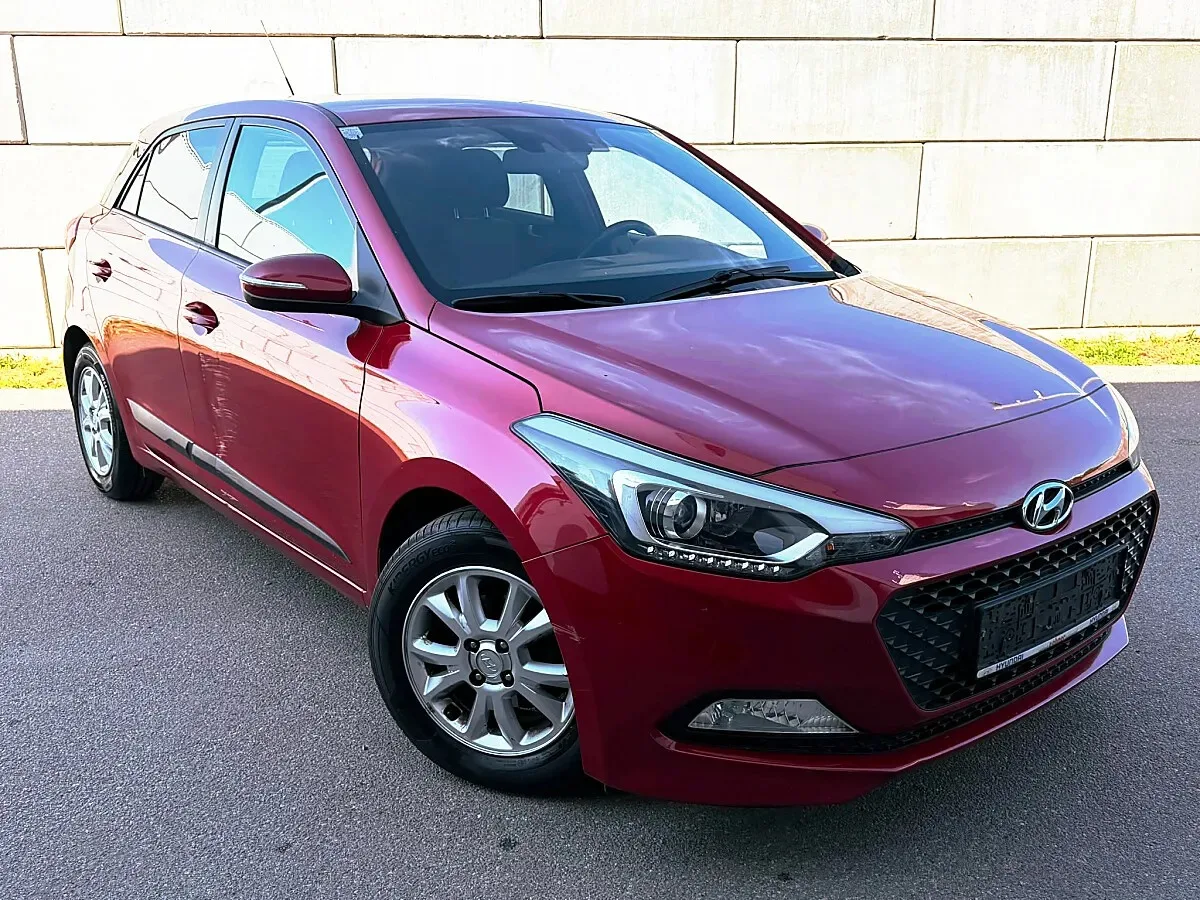 Hyundai i20 1,25 84PS Parkhilfe Tempomat Klima